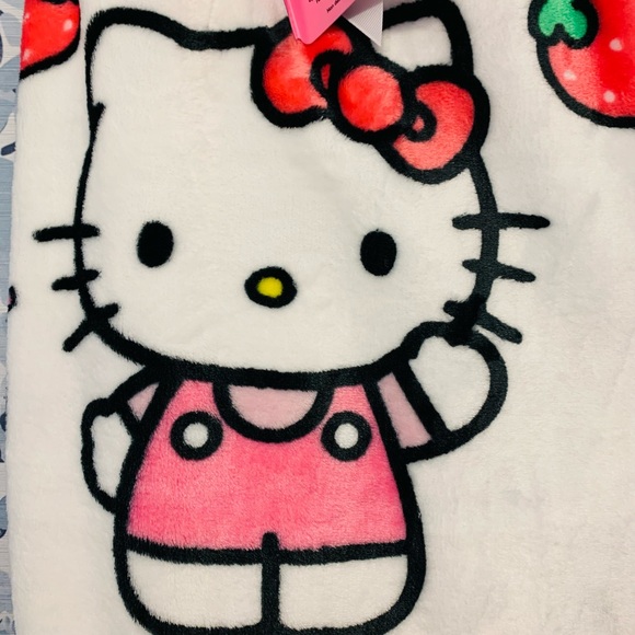Hello Kitty Strawberry Milkshake Plush Throw ❤️ - Picture 2 of 6